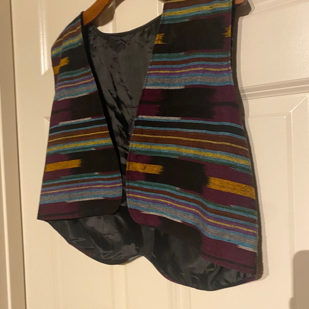 Printed Vest - Picture 2 of 4